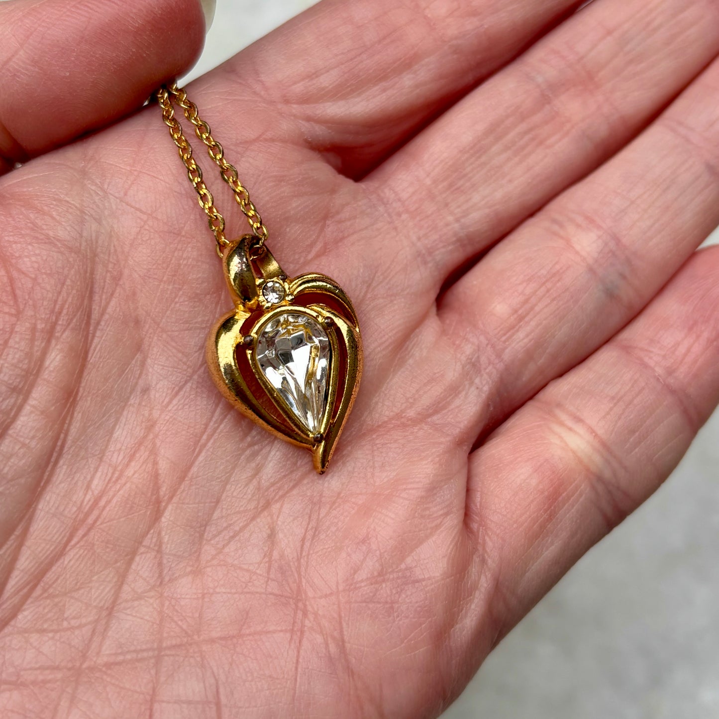 Contemporary Gold Tone Rhinestone Heart Necklace