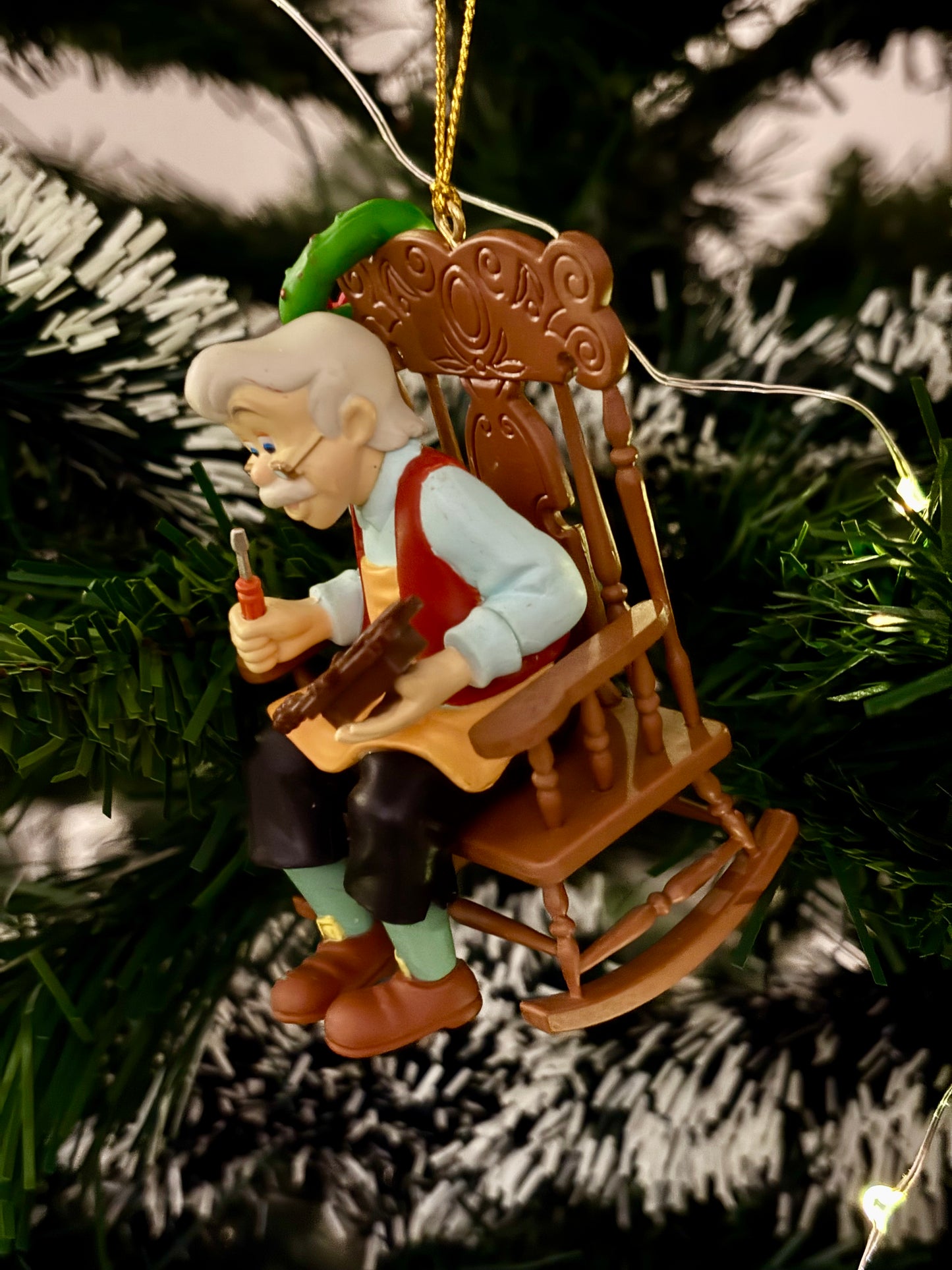 Gepetto with Wreath Christmas Decoration