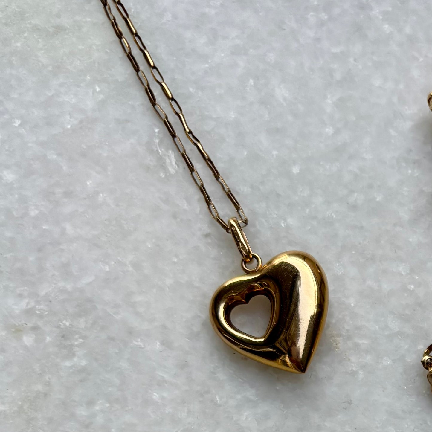 9ct Gold Puffy Cut Out Heart Pendant & Chain Necklace