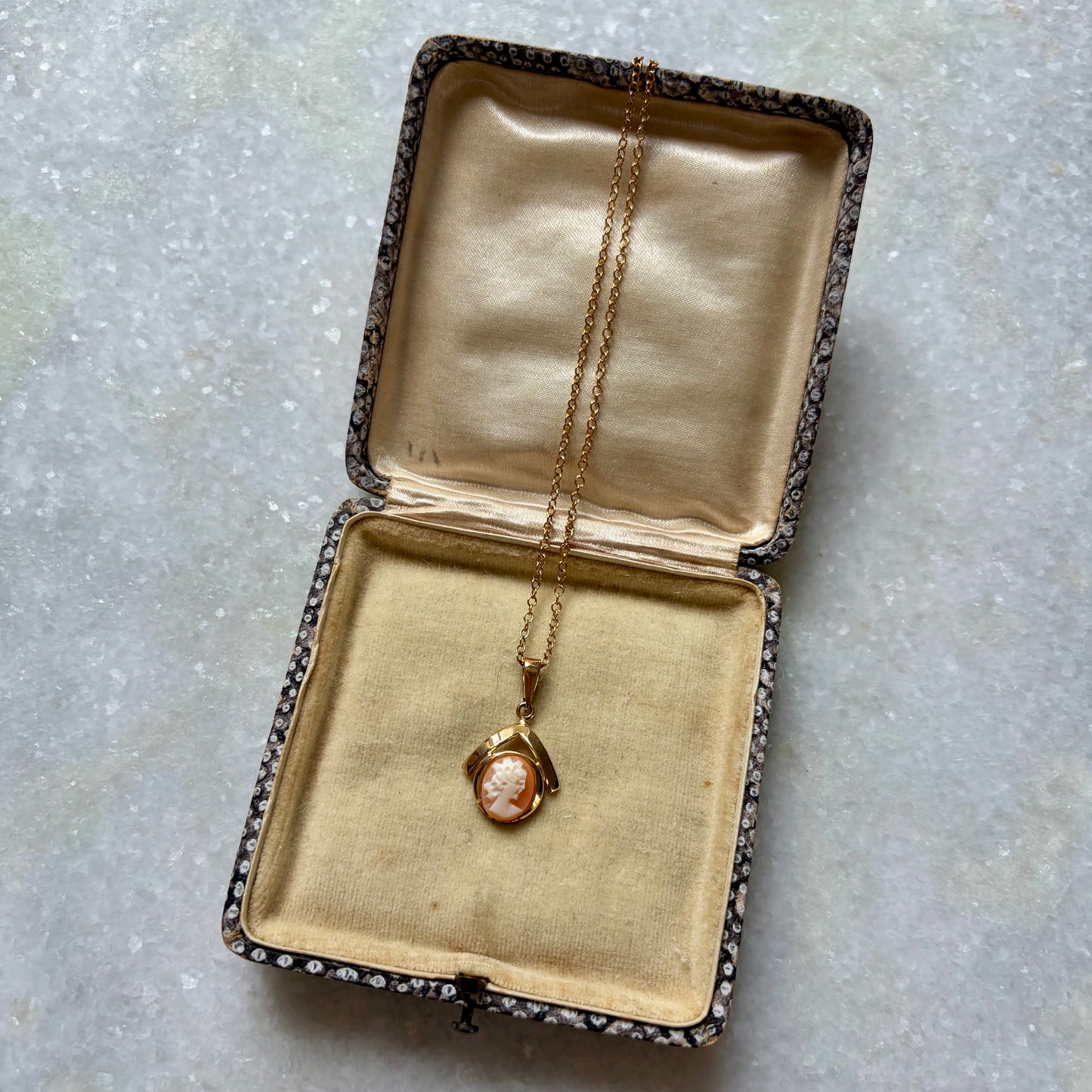 Rolled Gold Small Round Cameo Pendant Necklace