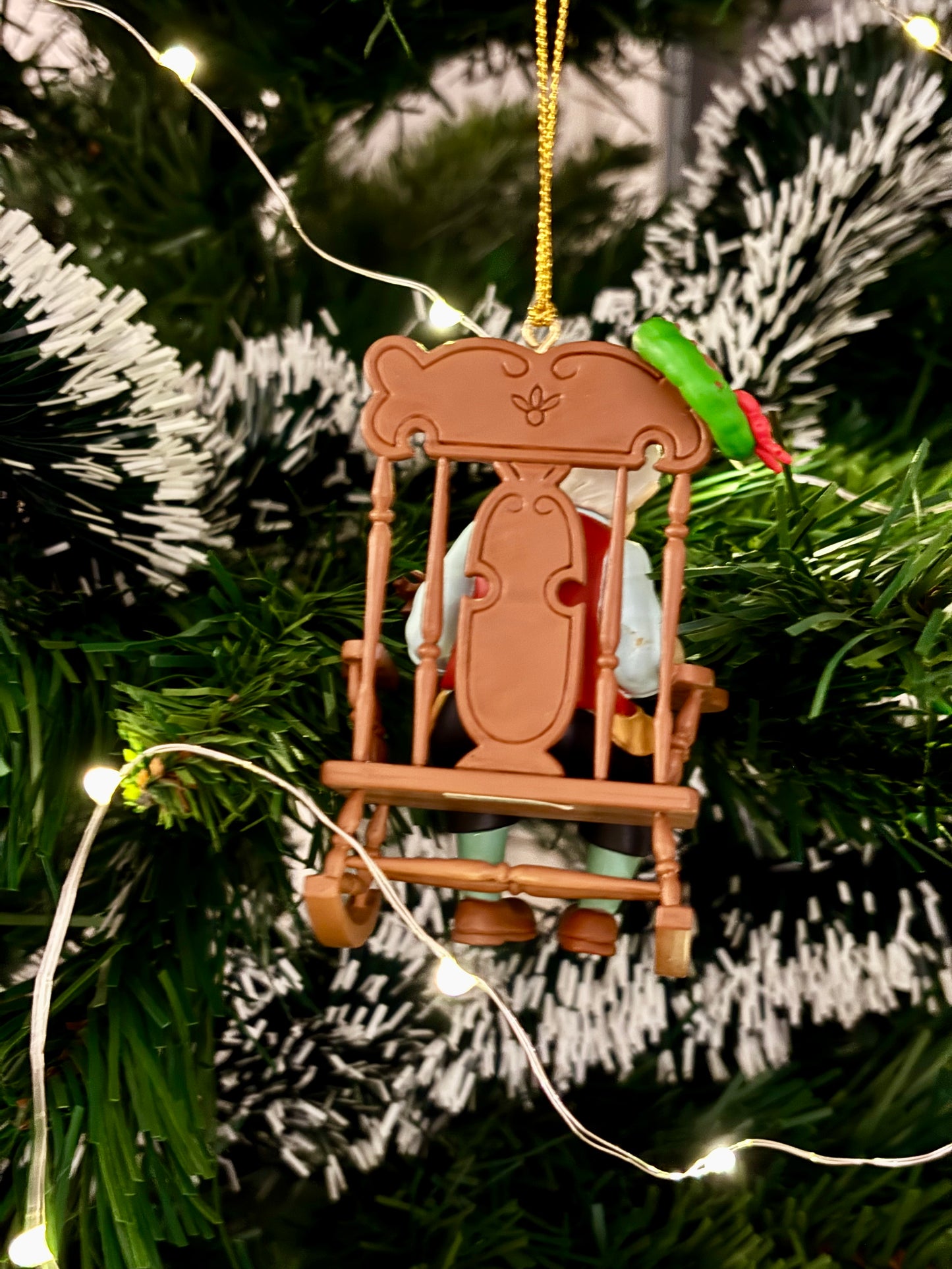 Gepetto with Wreath Christmas Decoration
