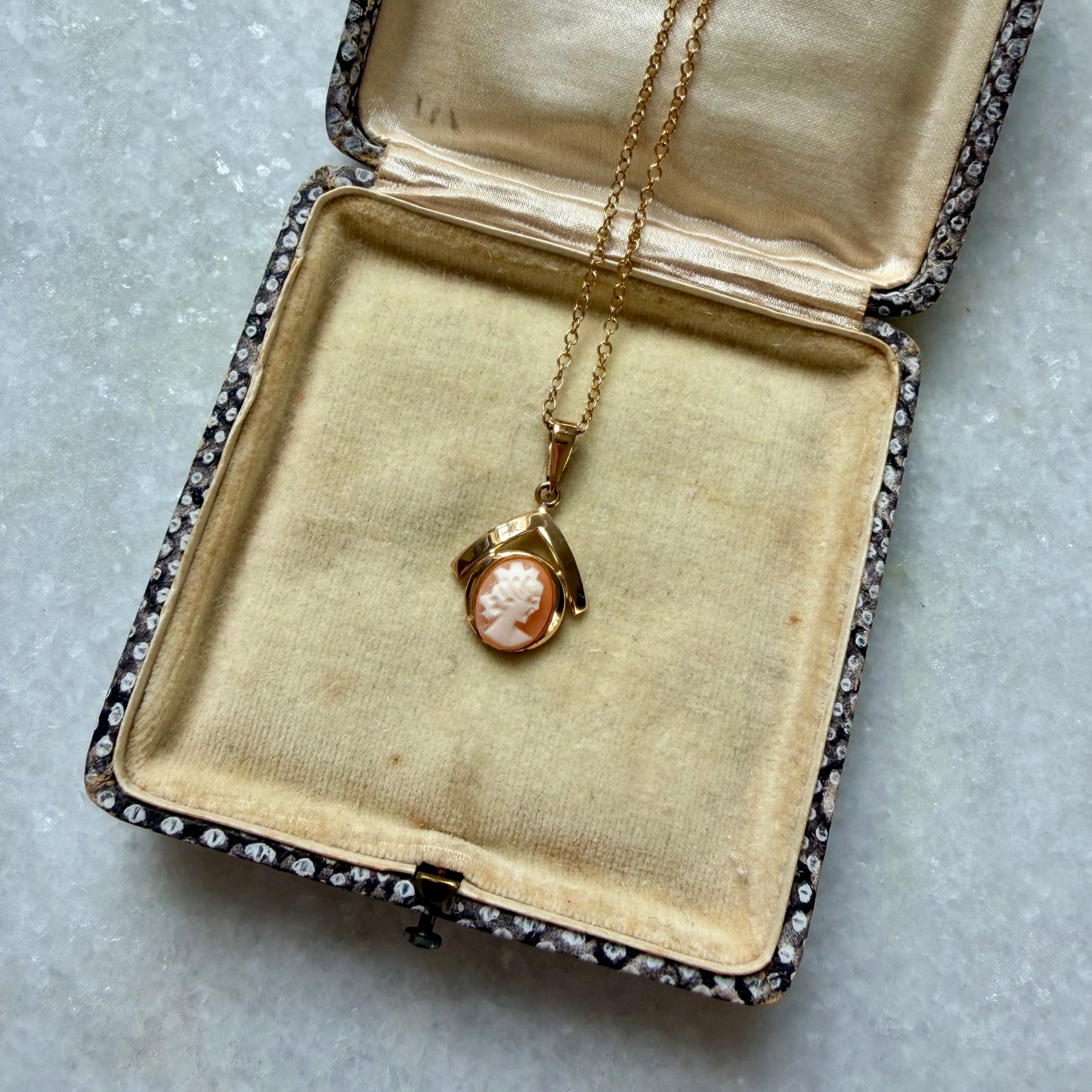 Rolled Gold Small Round Cameo Pendant Necklace